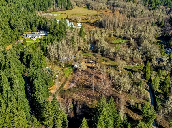 302 Three Mill Rd, Selma, OR 97538