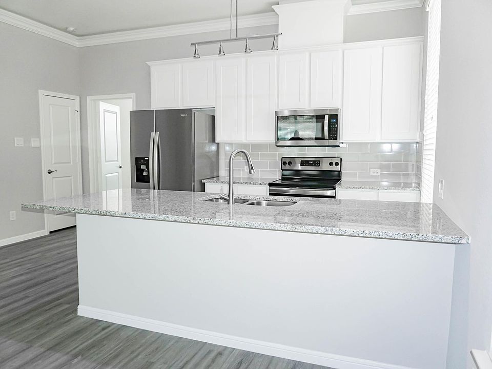 1st image of 4634 Regent Manor Dr