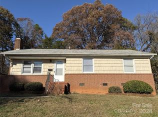 1300 Weststone Dr, Charlotte, NC 28208