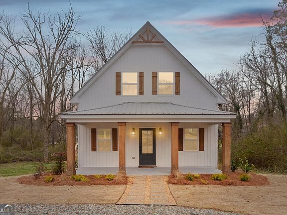 2nd image of 285 3rd St