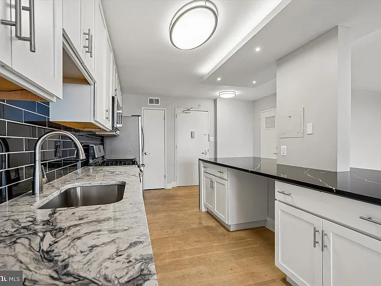 5101 River Rd #1201 — Photo 8