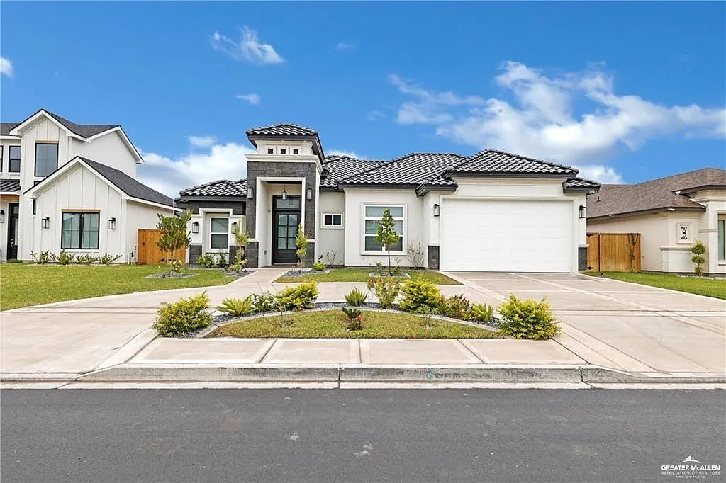 4 bed, 3.5 bath, 2413 sqft, $4,700 — Photo 1