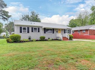 4 Westlawn Dr, Hampton, VA 23664