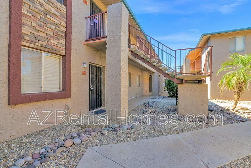 1 bed, 1.0 bath, 790 sqft, $1,279 — Photo 3