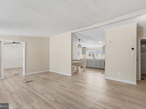 5th image of 227 Forest Green Rd