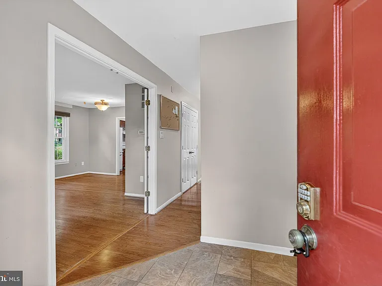 9821 Owens Ct — Photo 7
