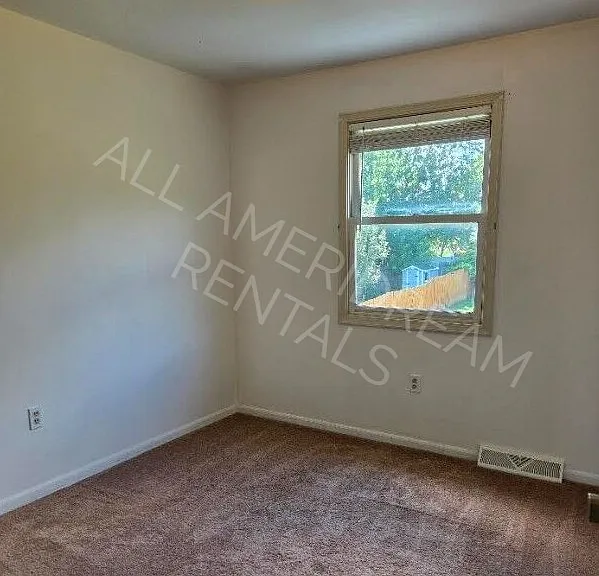 116 Edward St — Photo 8