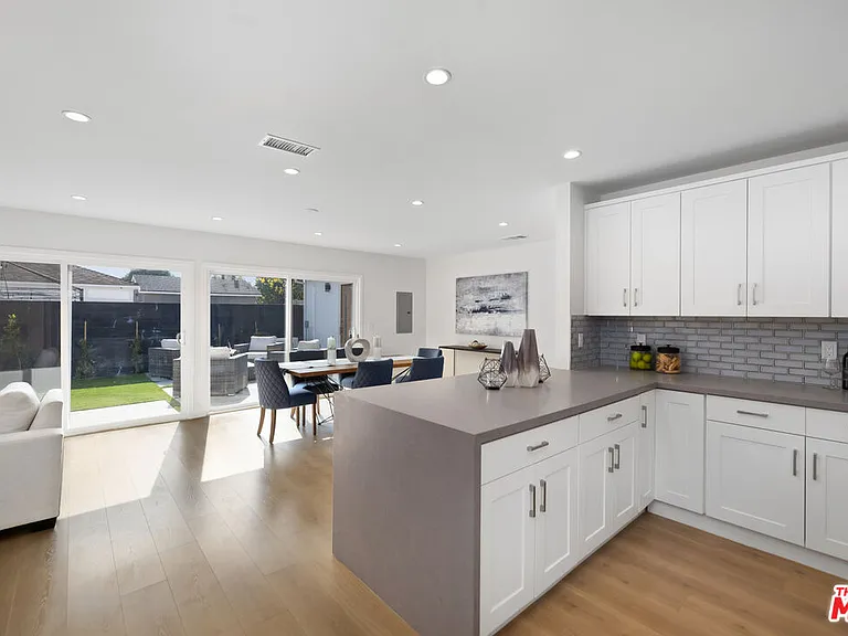 521 N Lamer St — Photo 13