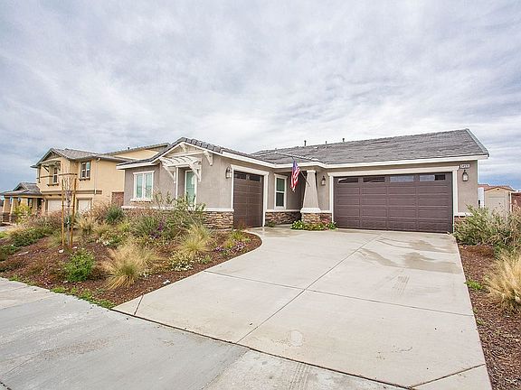 2nd image of 34935 Thorne Ct
