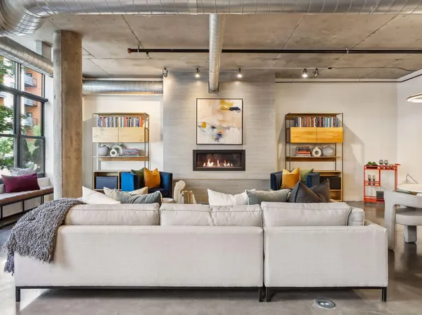 200 Park Ave Unit 102, Minneapolis, MN 55415