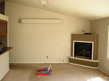 3rd image of 995 W Waterbury Dr