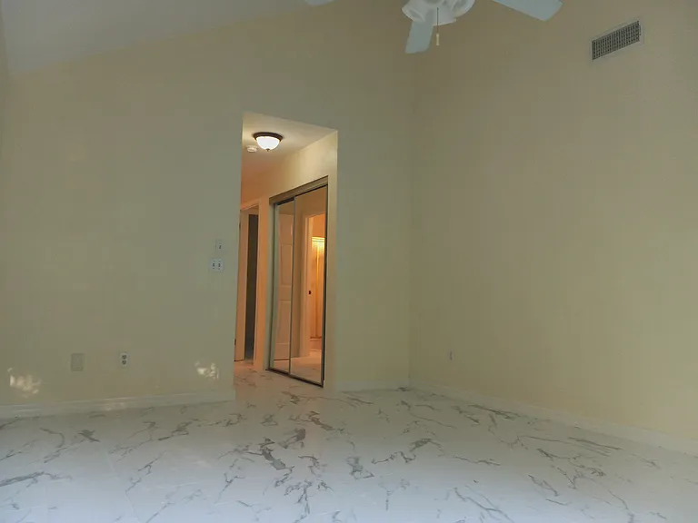 1304 Bender Ave — Photo 17