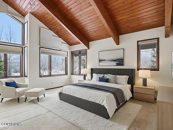 4th image of 6770 Round Tree Dr