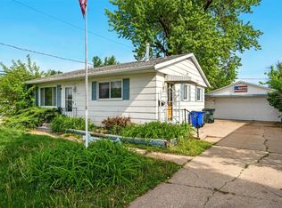4429 Lee St NE, Cedar Rapids, IA 52402