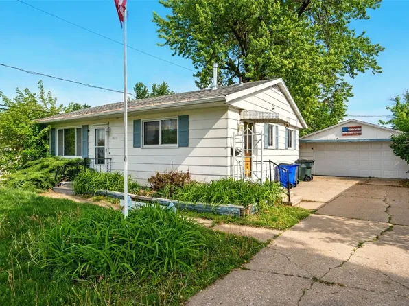 4429 Lee St NE, Cedar Rapids, IA 52402