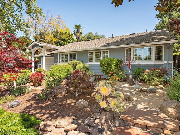 3rd image of 1183 Solana Dr