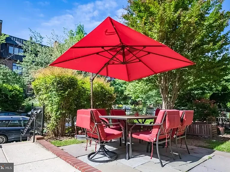 1321 Fairmont St NW #206 — Photo 9