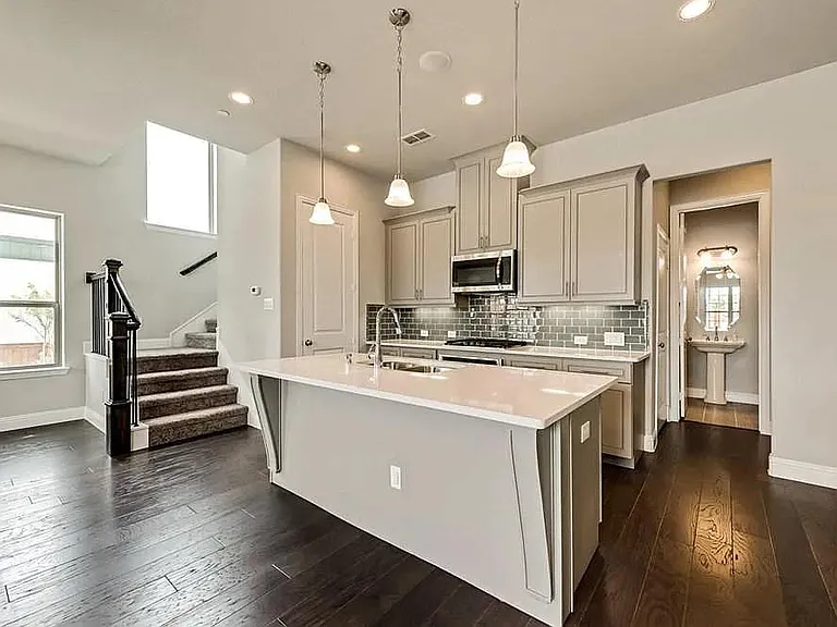 10609 Anna Island Dr — Photo 3