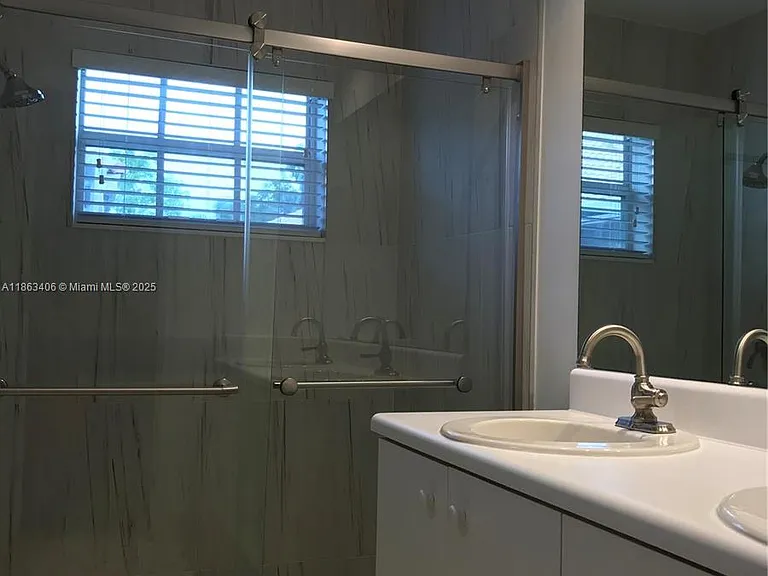 4265 Pine Ridge Ct — Photo 14