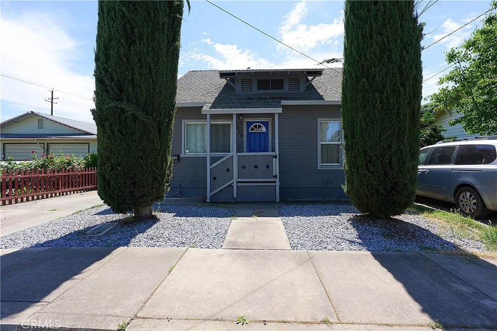 2434 Archer Ave photo 1