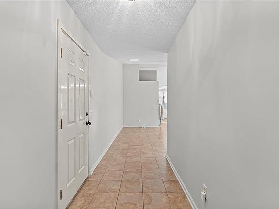 3rd image of 121 Woodleigh Rd