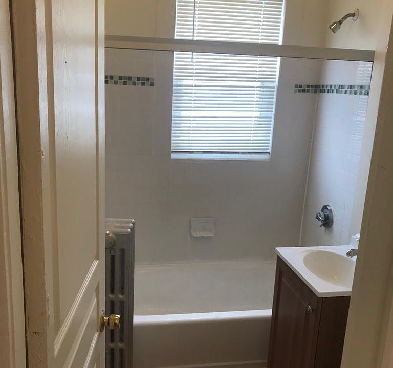 2nd image of 953 Hyde Park Ave APT 3
