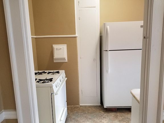 5th image of 4915 Dodge St APT 2