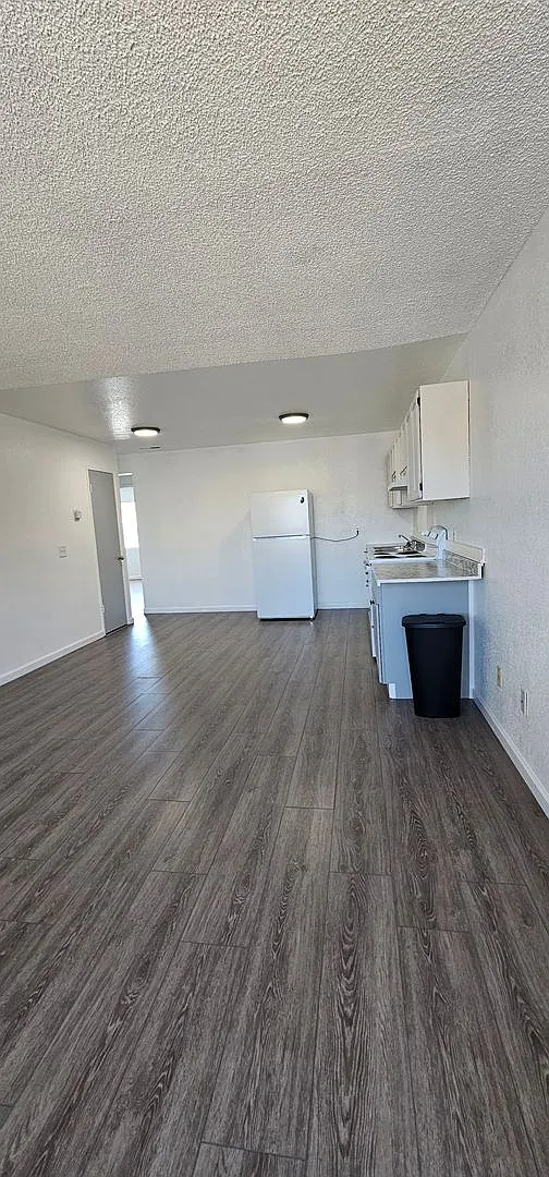 260 Linden st — Photo 2