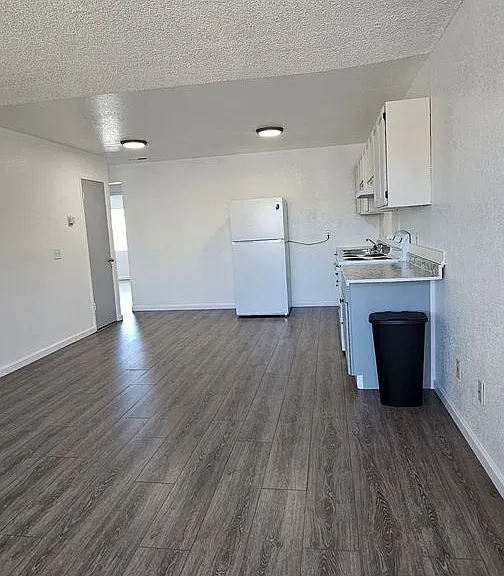 260 Linden St — Photo 2