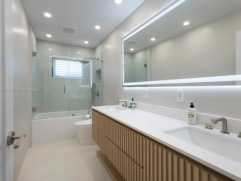 1701 SW 23rd Ter — Photo 19