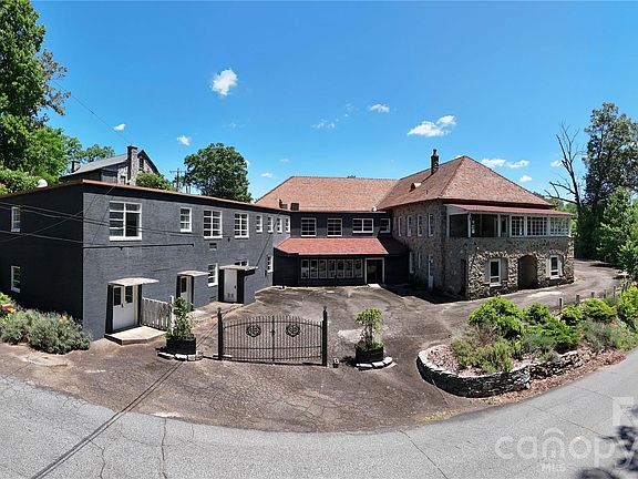 5th image of 330 Carolina Dr