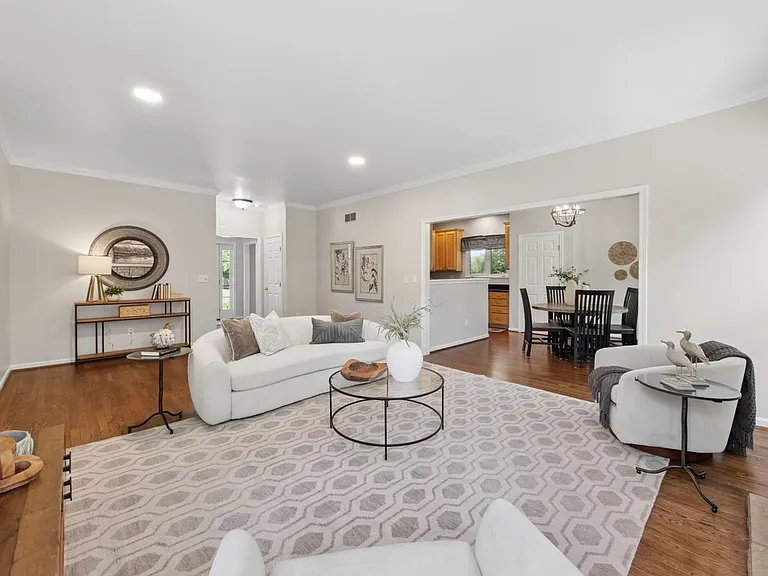 7879 Yellowwood Dr — Photo 2