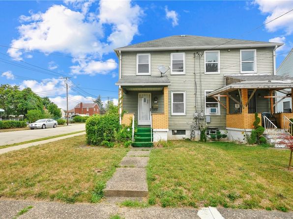 900 Vankirk St, Clairton, PA 15025