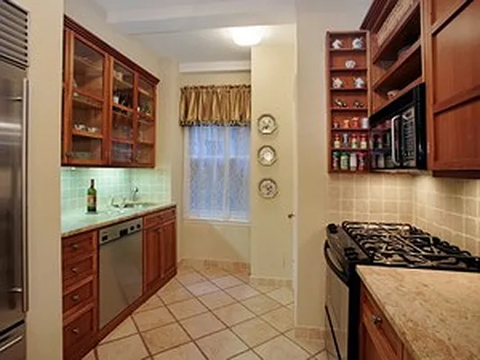 Sold by Corcoran | media 14