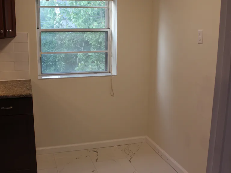 7957 Delmar Blvd #2 — Photo 8