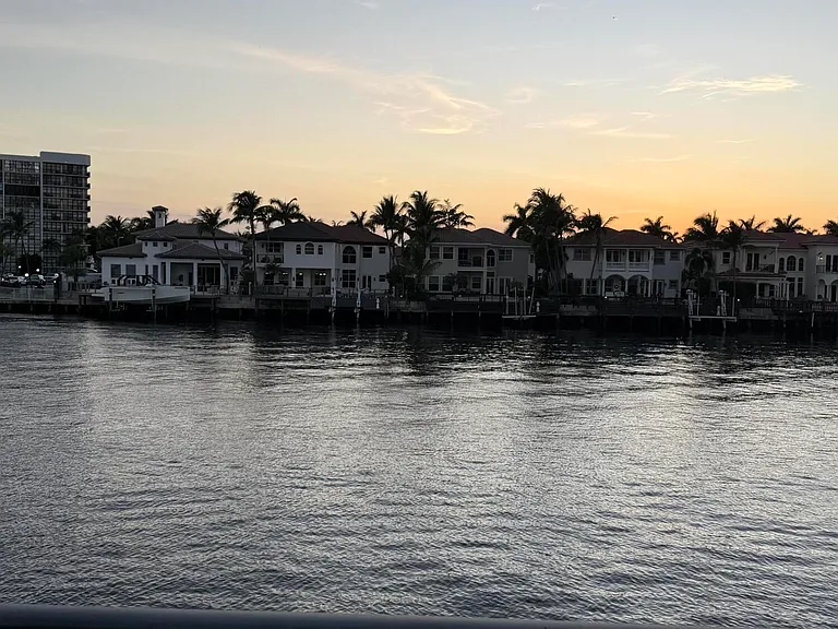 2600 S Ocean Dr — Photo 4