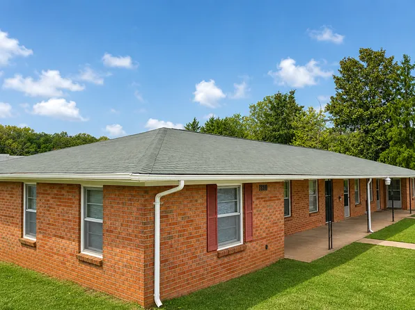 Meadowbrook Hill Apartments 1300C, 1300 Lola Ave #14, Altavista, VA 24517