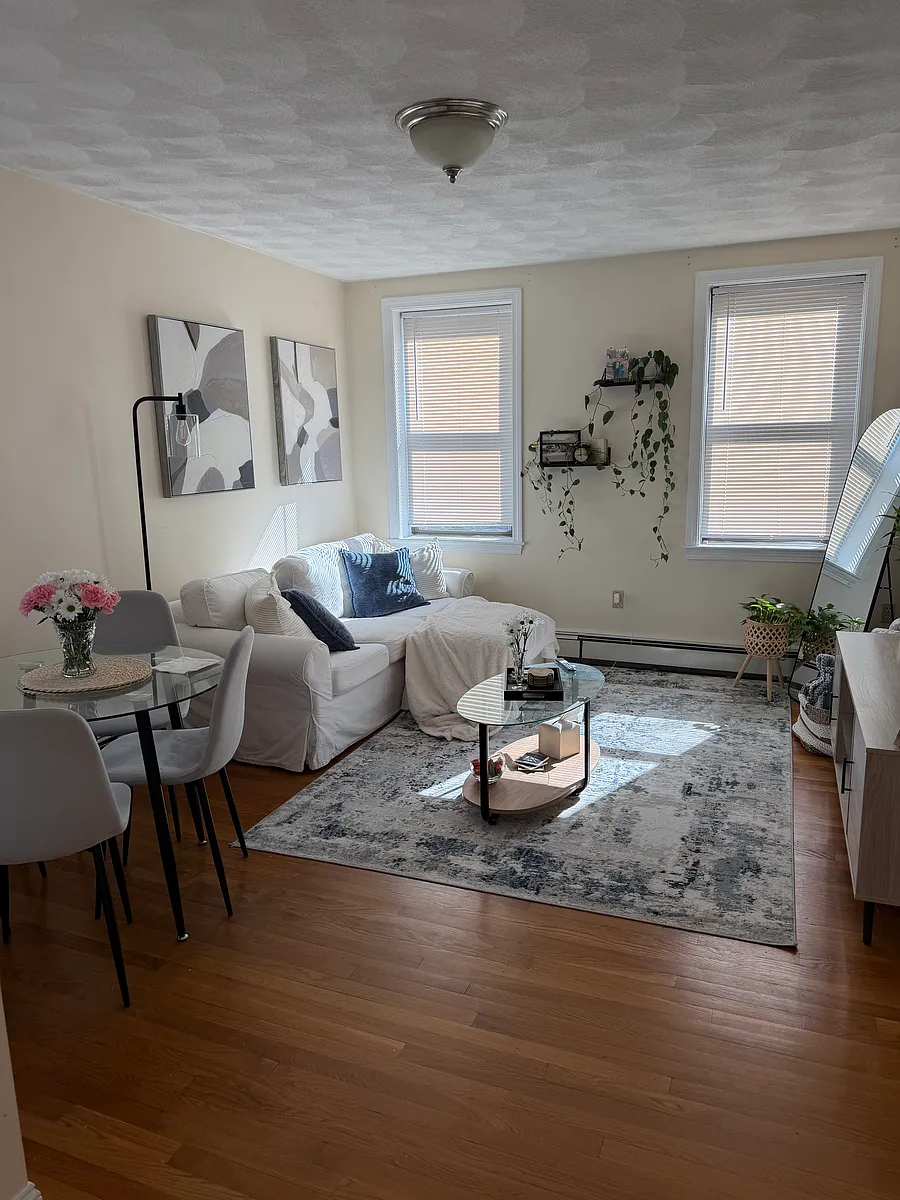 Building Photo - 74 N Margin St #4
