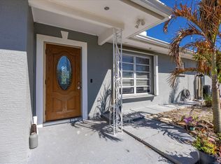 403 NE Oleander Ave, Port Saint Lucie, FL 34952