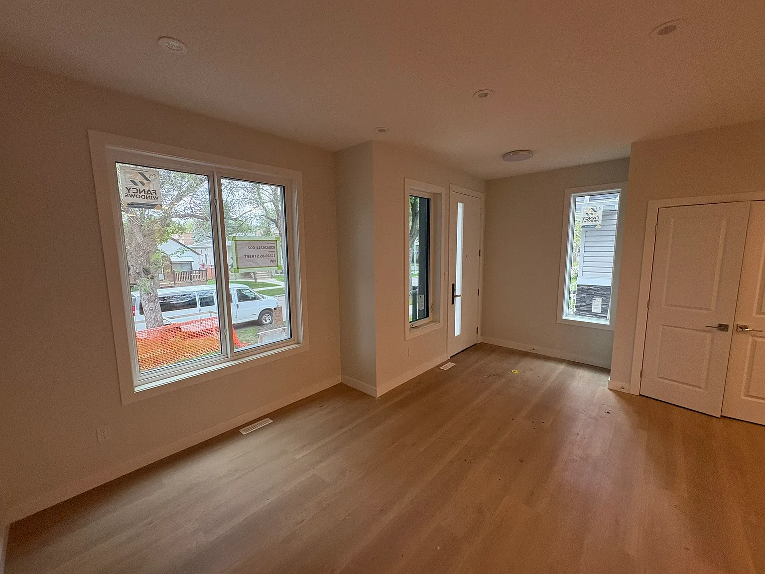 12337 85 Street Upper — Photo 4
