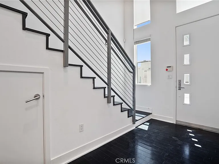 12837 Moorpark St #405 — Photo 16