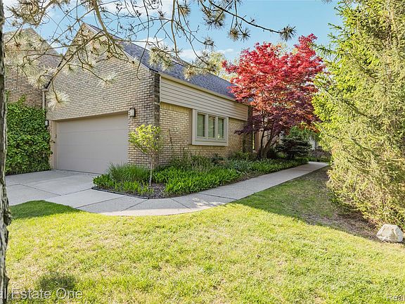 5th image of 5000 Mirror Lake Ct #19