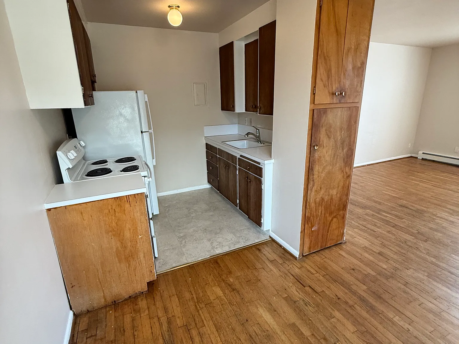 1 bed, 850 sqft, $1,925 — Photo 4