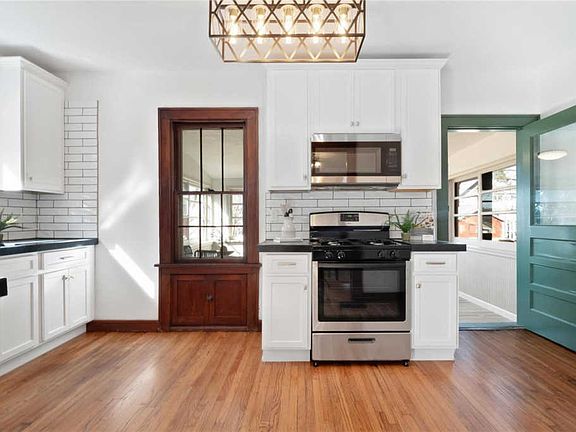 4th image of 7027 Oleatha Ave