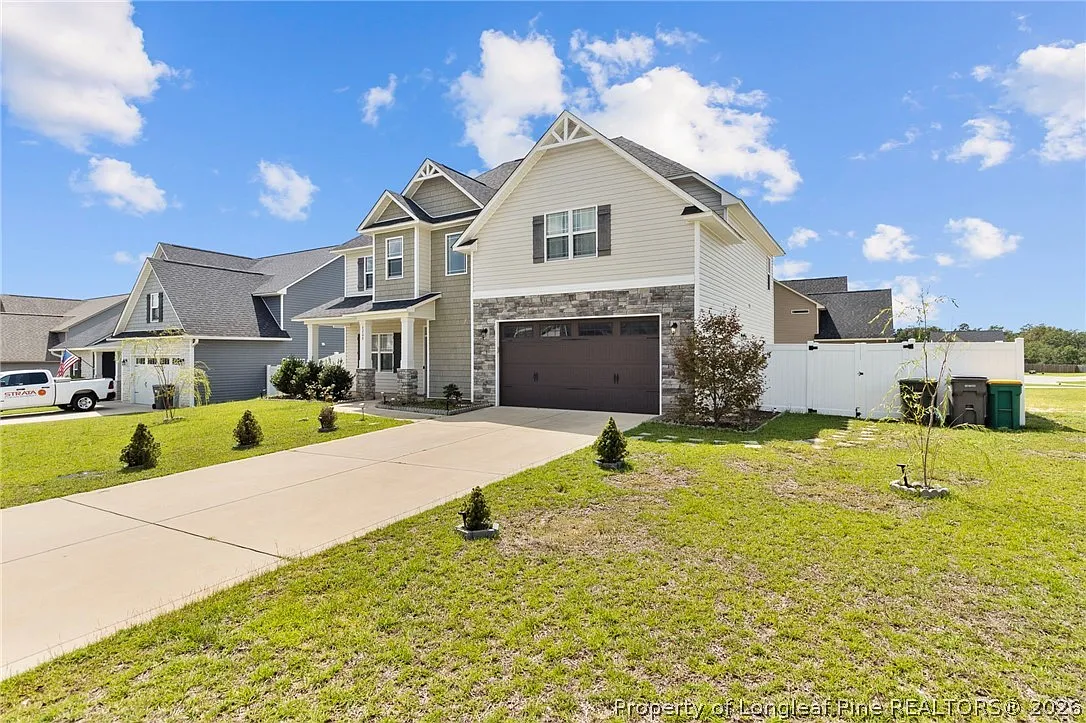 4 bed, 2.5 bath, 2581 sqft, $2,800 — Photo 3