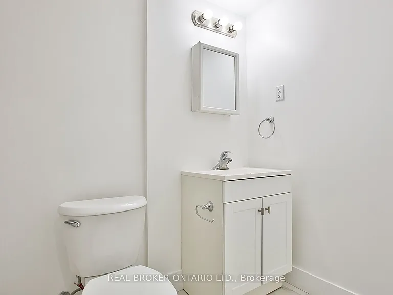252 6th St #6 — Photo 12