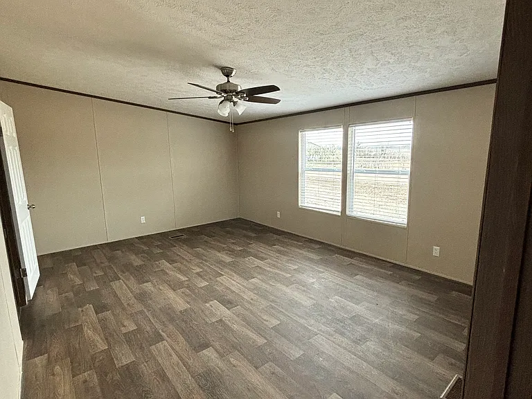 236 Billy Jo Ln — Photo 4