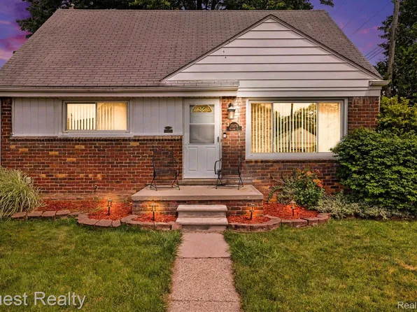 25074 Waldorf St, Roseville, MI 48066