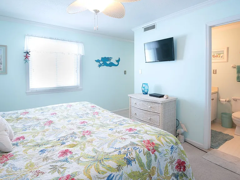 310 Carolina Beach Ave S — Photo 16