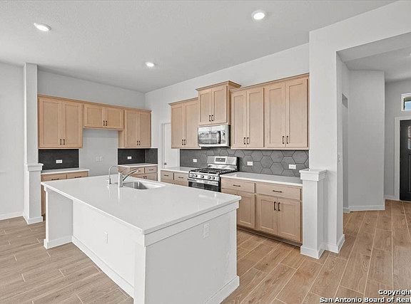 5th image of 729 Willowbrook